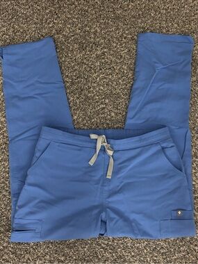 Figs Ceil Blue Yola
